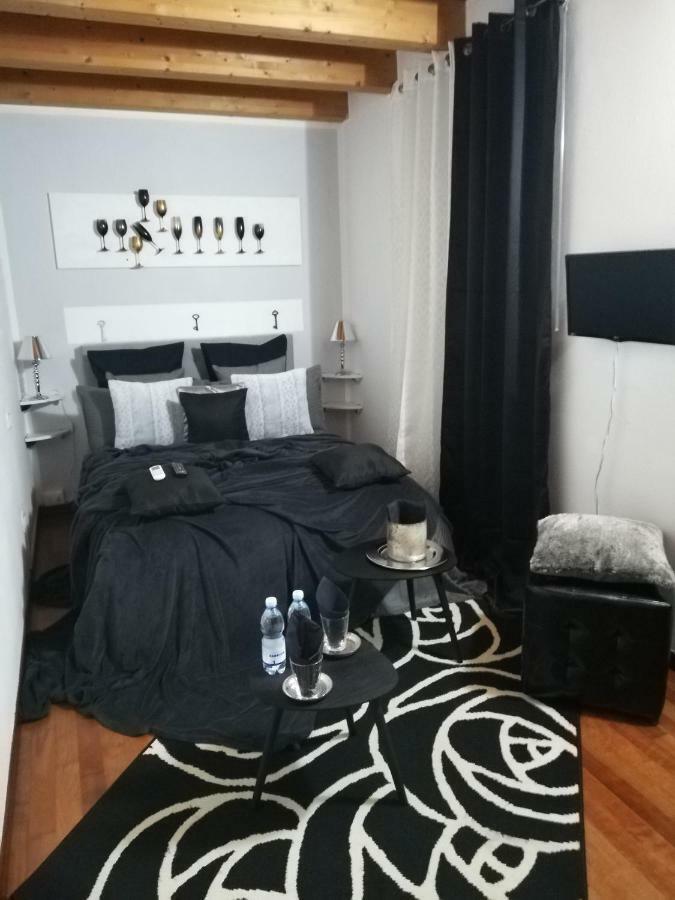 Hôtel Garda House à Sandrà Chambre photo